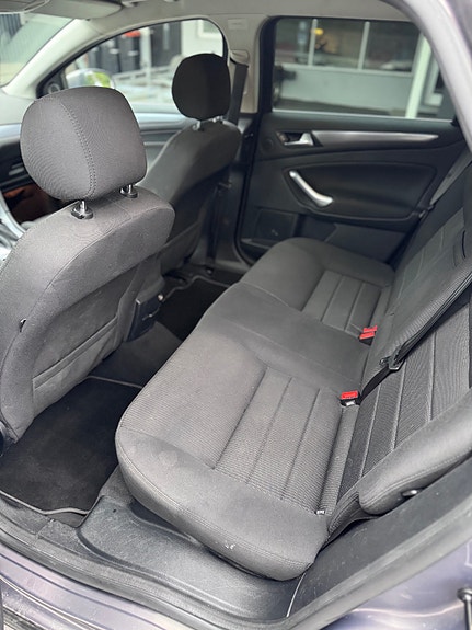 Ford Mondeo 19 of 30
