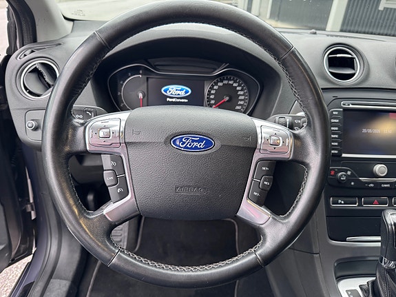 Ford Mondeo 24 of 30