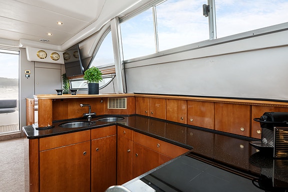 Princess 440 - 3 lugarer, oppgradert, forlenget plattform, generator, passarelle 25 of 30