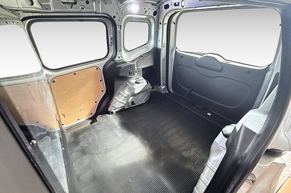 Ford Transit Courier 12 of 20