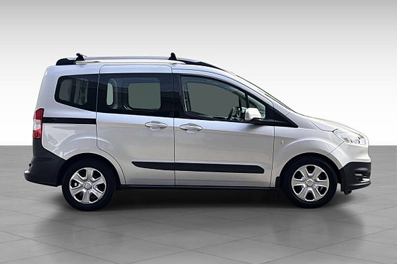 Ford Transit Courier 4 of 20