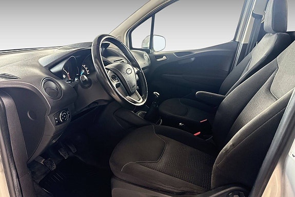 Ford Transit Courier 10 of 20
