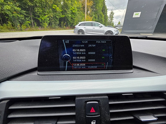 BMW 328i 23 of 26