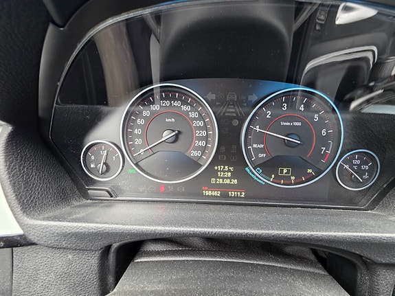 BMW 328i 17 of 26