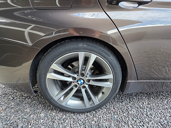 BMW 328i 6 of 26