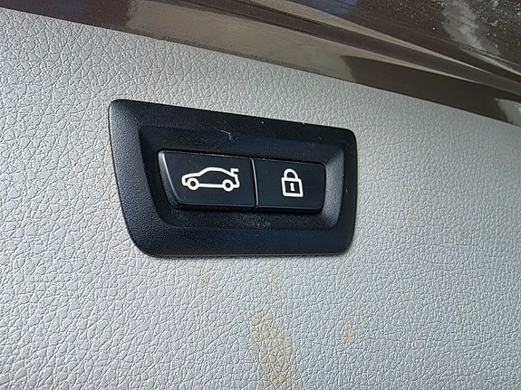 BMW 328i 11 of 26