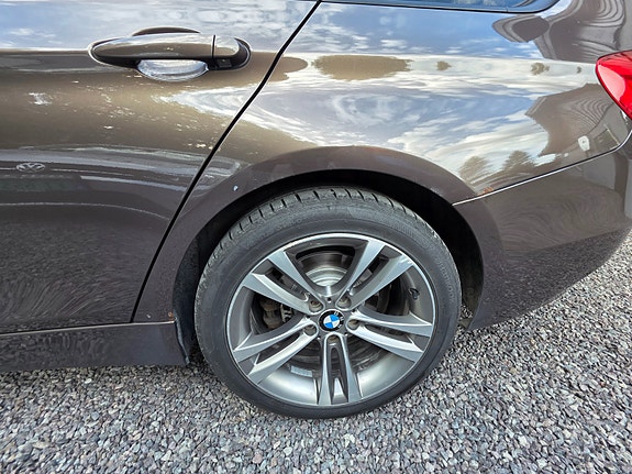 BMW 328i 5 of 26