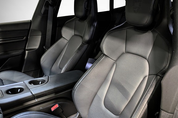 Porsche Taycan 10 of 28