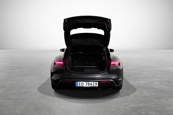Porsche Taycan 8 of 28