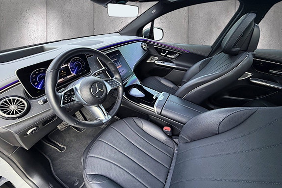 Mercedes-Benz EQE350 SUV 17 of 25