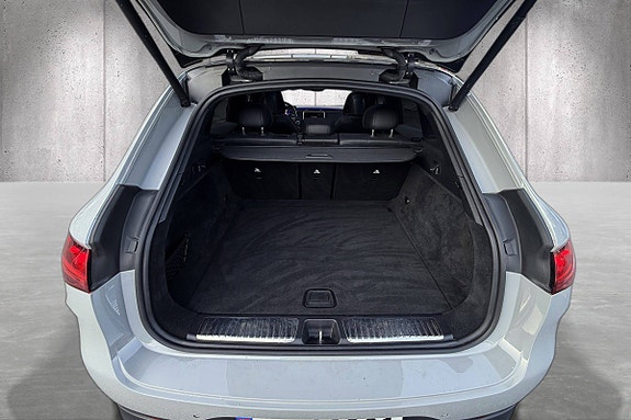 Mercedes-Benz EQE350 SUV 24 of 25