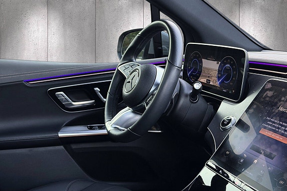 Mercedes-Benz EQE350 SUV 15 of 25