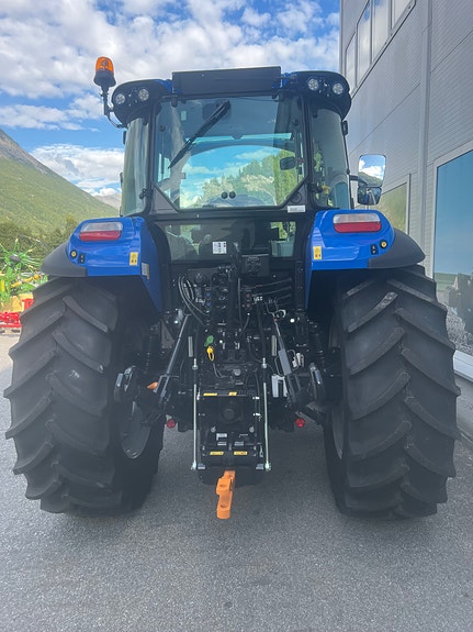 New Holland T5 120 DualCommand 3 of 12
