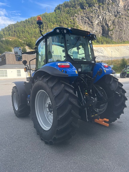 New Holland T5 120 DualCommand 4 of 12