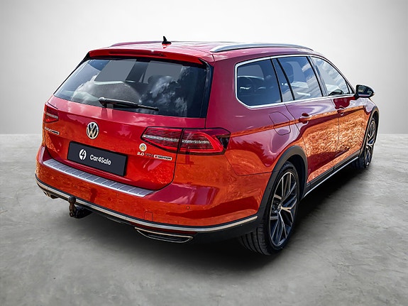 Volkswagen Passat Alltrack 4 of 25