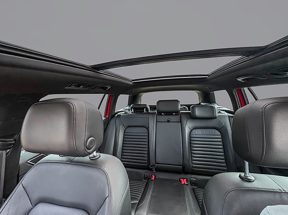 Volkswagen Passat Alltrack 16 of 25