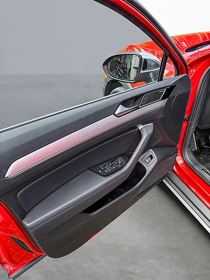Volkswagen Passat Alltrack 9 of 25