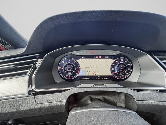 Volkswagen Passat Alltrack 13 of 25
