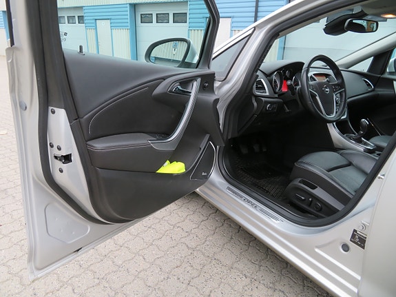 Opel Astra 21 of 30