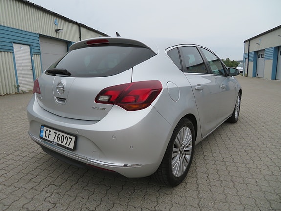 Opel Astra 8 of 30