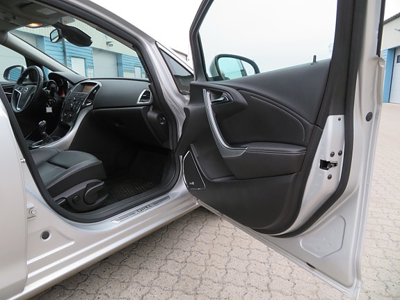 Opel Astra 14 of 30