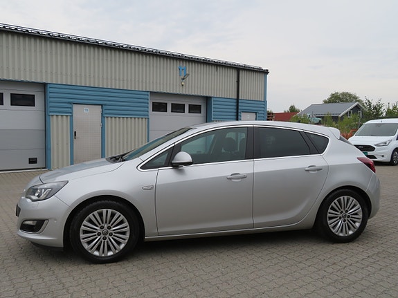Opel Astra 4 of 30
