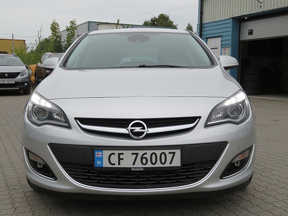 Opel Astra 2 of 30