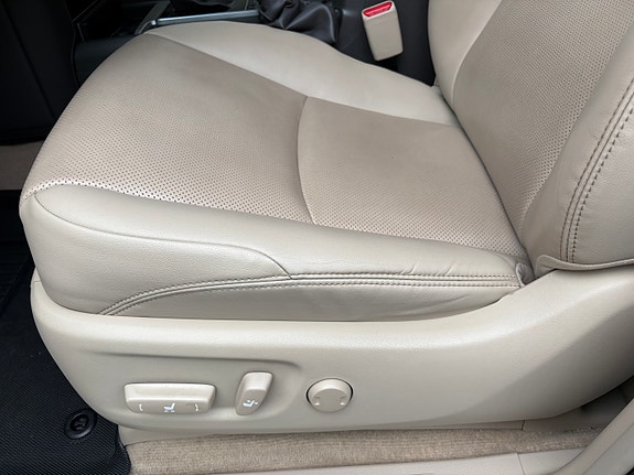 Toyota Land Cruiser 10 of 25