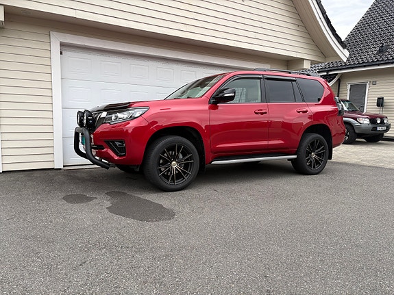 Toyota Land Cruiser 2 of 25