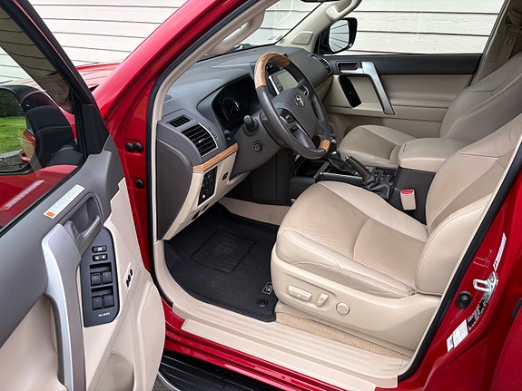 Toyota Land Cruiser 13 of 25