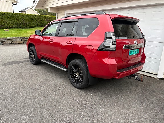 Toyota Land Cruiser 3 of 25