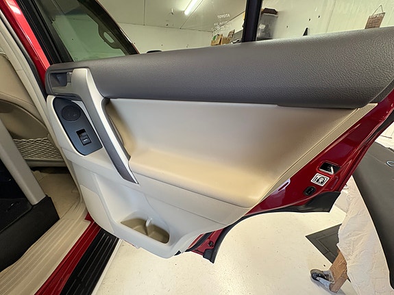 Toyota Land Cruiser 17 of 25