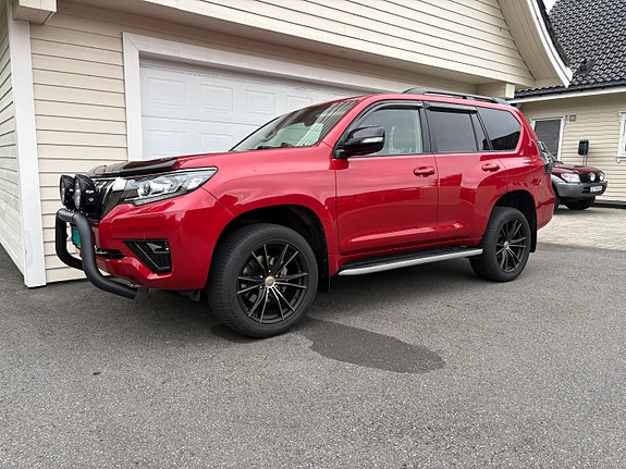 Toyota Land Cruiser 4 of 25