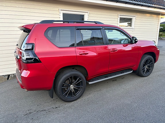 Toyota Land Cruiser 7 of 25
