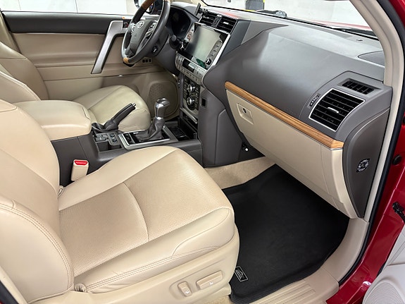 Toyota Land Cruiser 16 of 25
