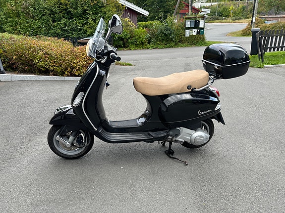 Vespa LX 125ie 4 of 12