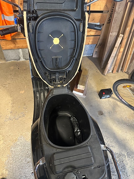 Vespa LX 125ie 9 of 12
