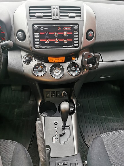 Toyota RAV4 5 of 16