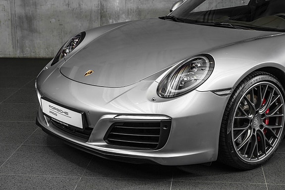 Porsche 911 4 of 30