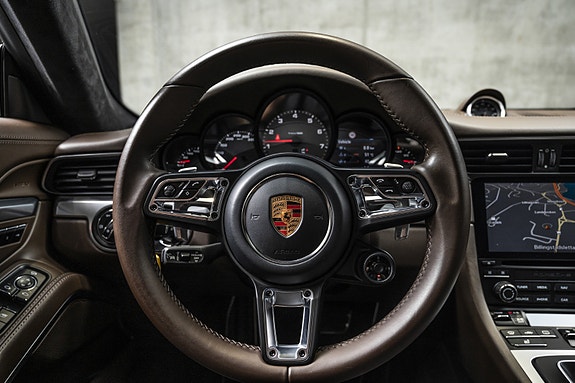Porsche 911 14 of 30