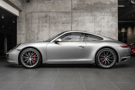 Porsche 911 2 of 30