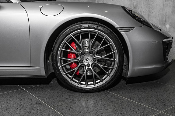 Porsche 911 11 of 30