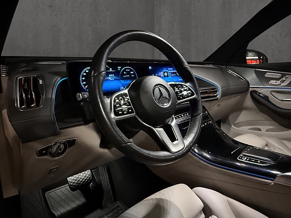 Mercedes-Benz EQC400 12 of 27