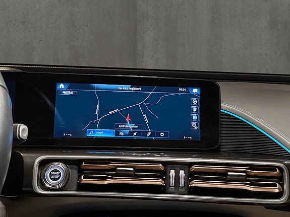 Mercedes-Benz EQC400 23 of 27