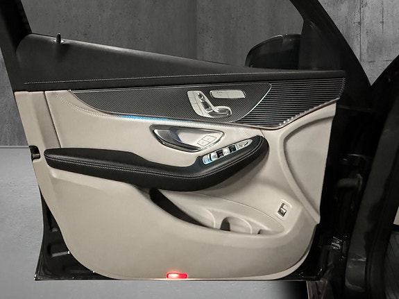 Mercedes-Benz EQC400 14 of 27