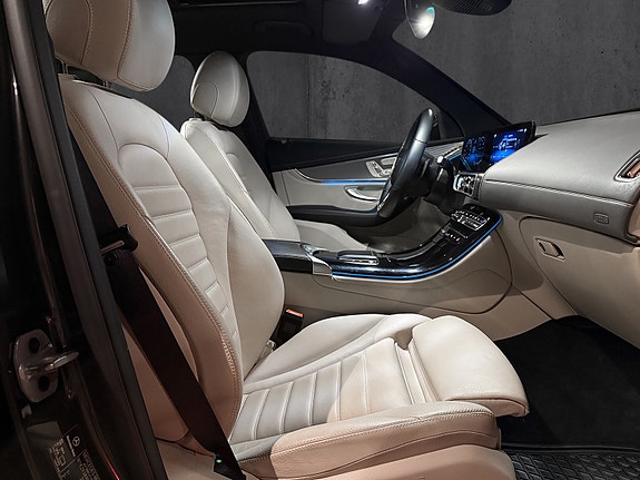 Mercedes-Benz EQC400 15 of 27