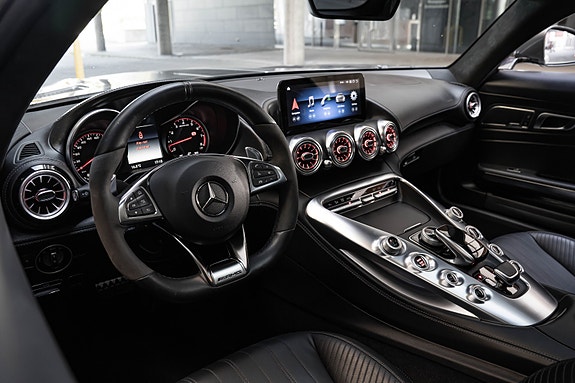 Mercedes-Benz AMG GT S 19 of 30