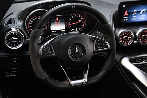 Mercedes-Benz AMG GT S 18 of 30