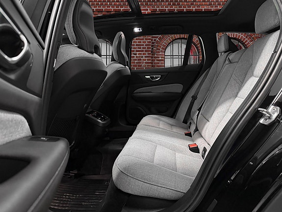 Volvo V60 Cross Country 23 of 26