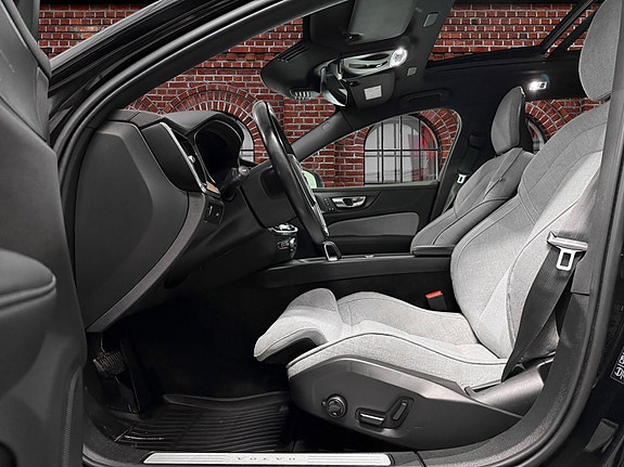 Volvo V60 Cross Country 12 of 26